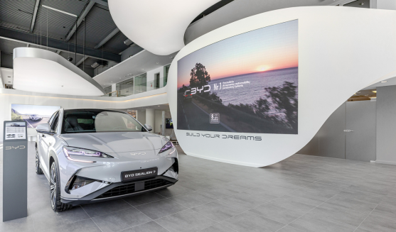 Vilniuje atidarytas pirmasis Lietuvoje BYD automobilių salonas